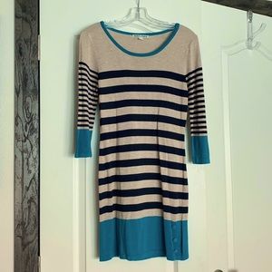 🎓$13/CollegeBlowoutSale!📚-Regularly$20-Sweater dress-so pretty & soft!